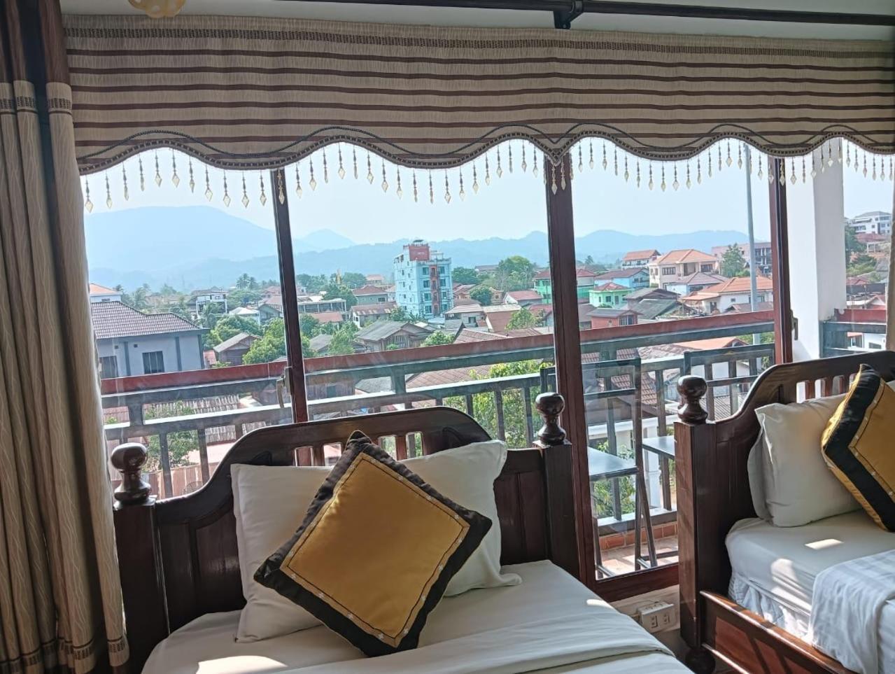 Bountang Riverside Hotel Vang Vieng Esterno foto