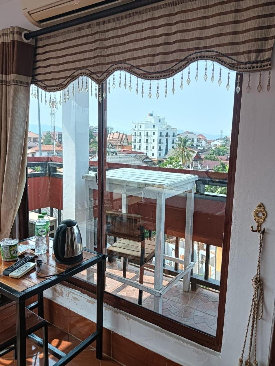 Bountang Riverside Hotel Vang Vieng Esterno foto