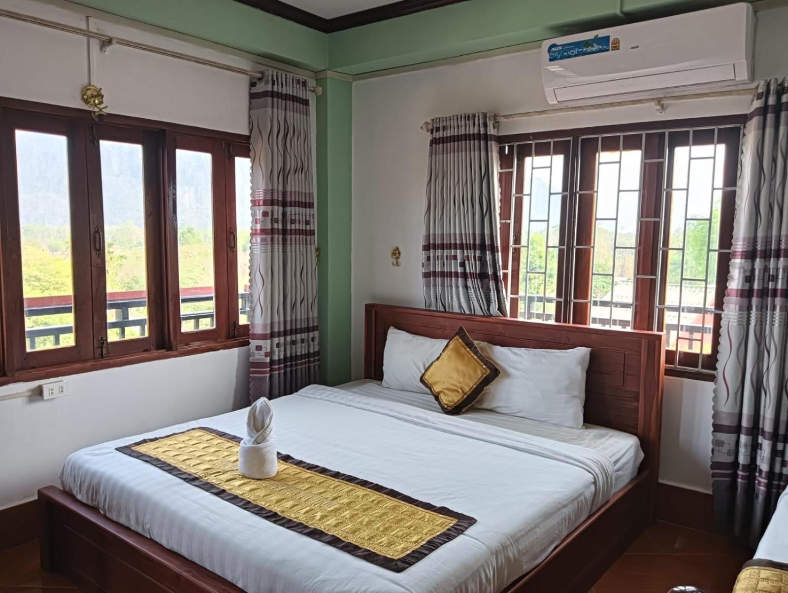 Bountang Riverside Hotel Vang Vieng Esterno foto
