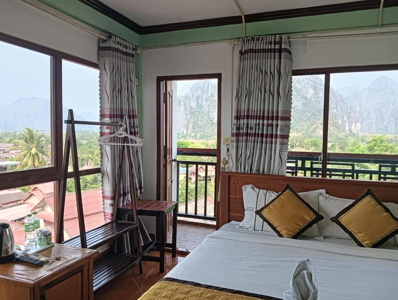 Bountang Riverside Hotel Vang Vieng Esterno foto