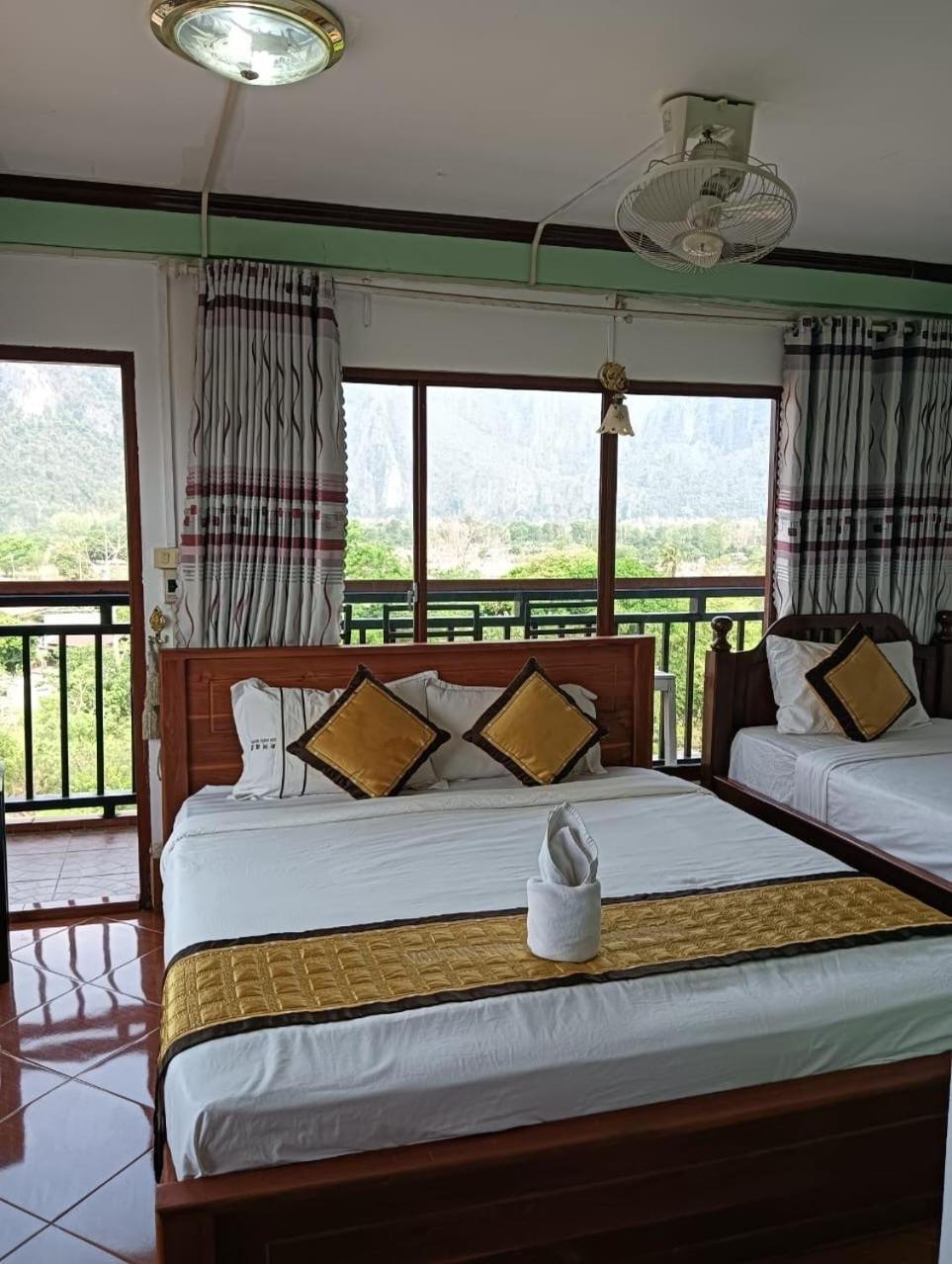 Bountang Riverside Hotel Vang Vieng Esterno foto
