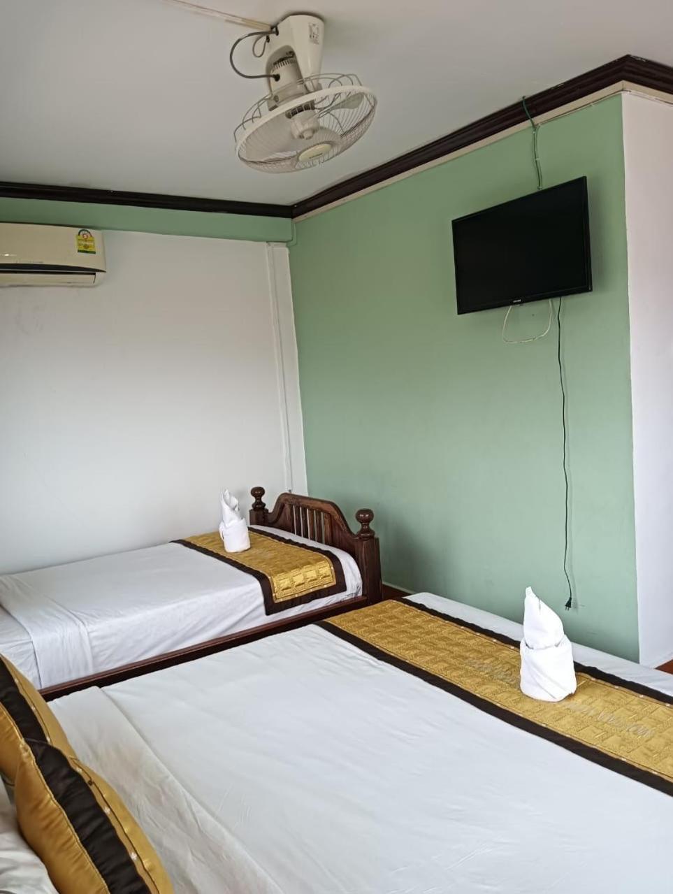 Bountang Riverside Hotel Vang Vieng Esterno foto