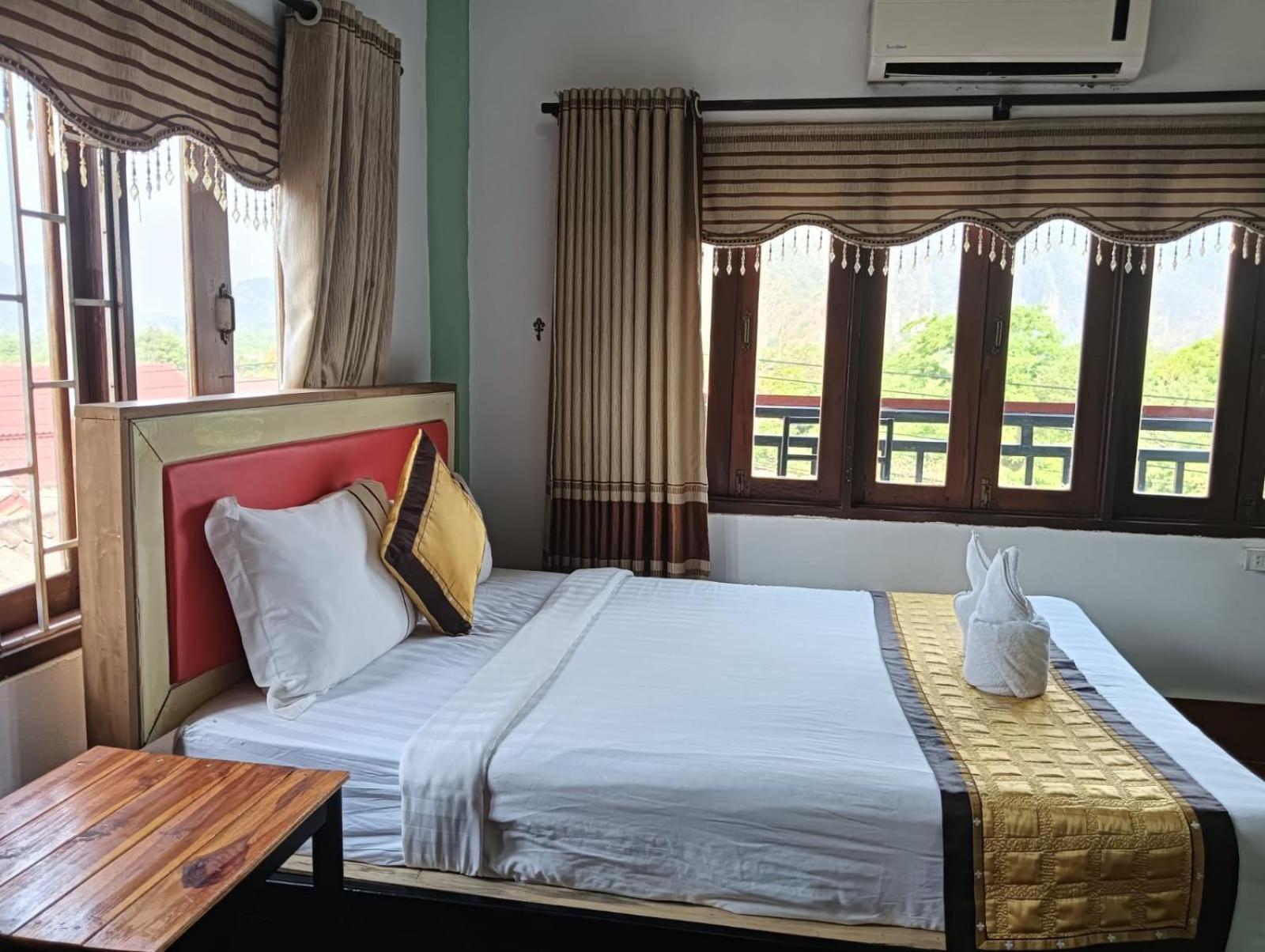 Bountang Riverside Hotel Vang Vieng Esterno foto