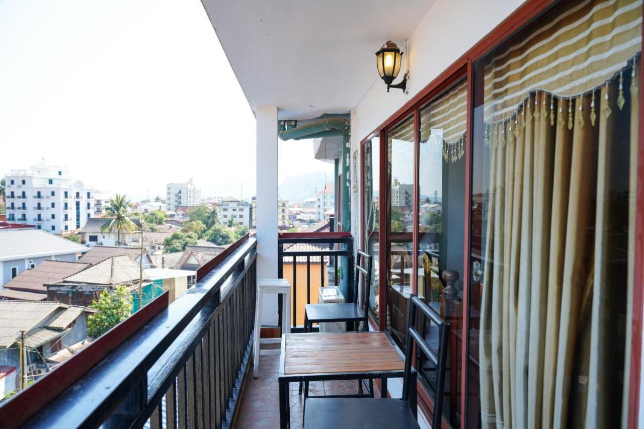 Bountang Riverside Hotel Vang Vieng Esterno foto
